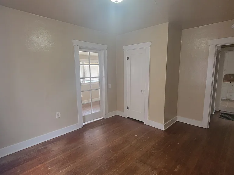 117 Davis Ave — Photo 4