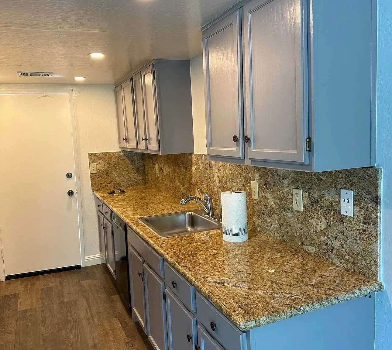 2 bed, 2.5 bath, 1100 sqft, $2,790 — Photo 4