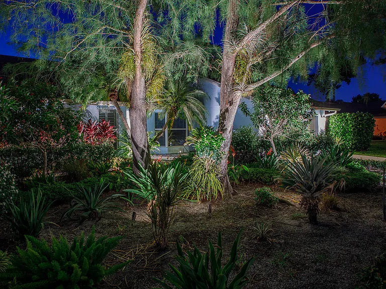 900 Cosmos Ct — Photo 39