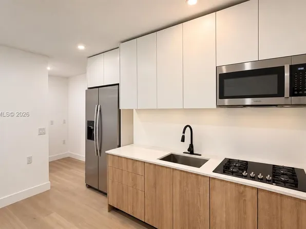 3090 NW 33rd St #1, Miami, FL 33142