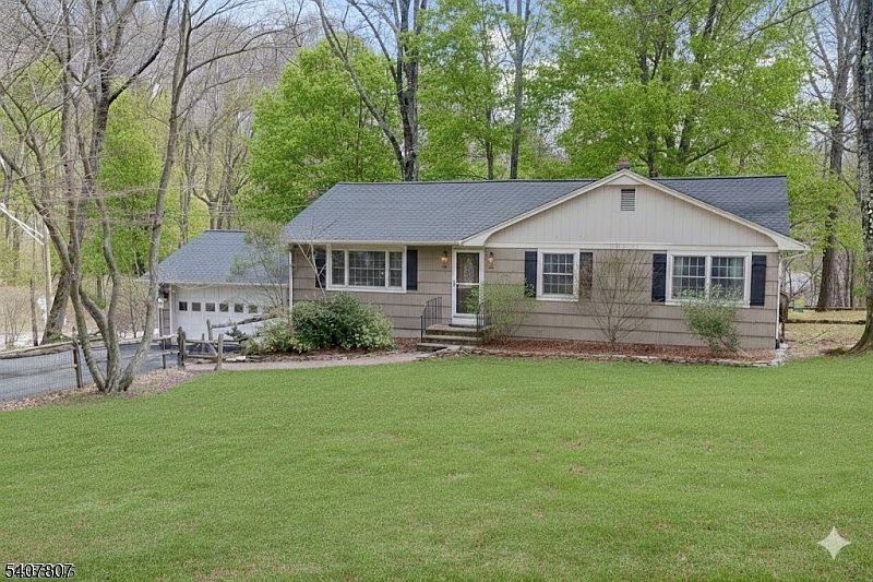 1st image of 25 Dellwood Ave