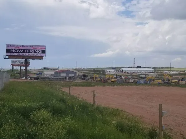12595 Zoe Rd, Watford City, ND 58854
