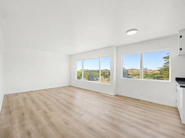 1301-1361 La Playa Street (1065r)