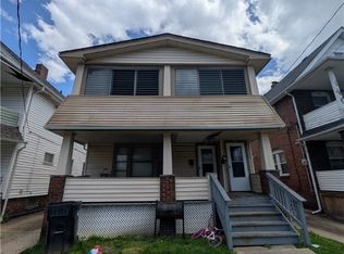 905 Alhambra Rd, Cleveland, OH 44110