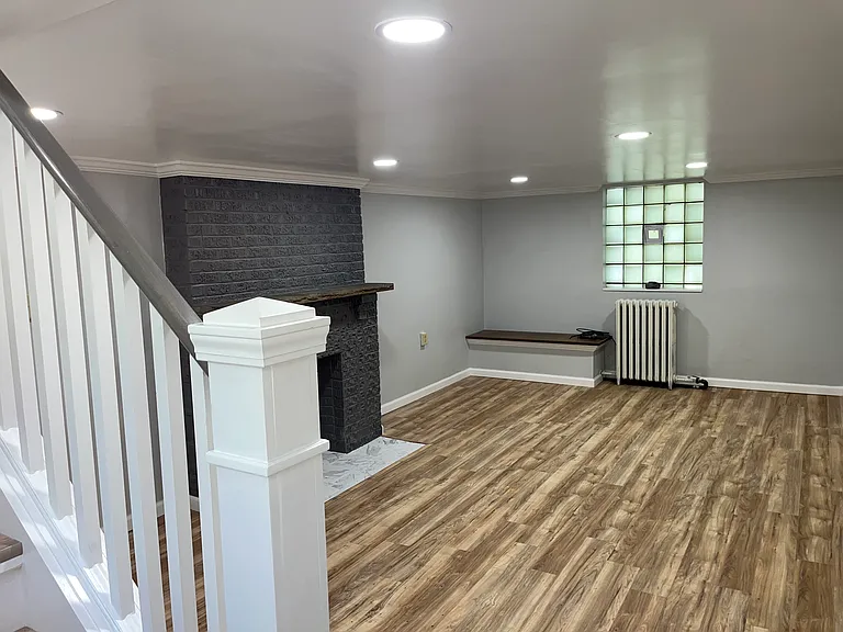 1829 McNary Blvd — Photo 9
