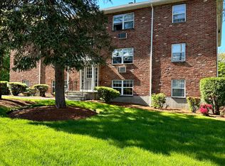 41 Kilby St APT 11, Woburn, MA 01801