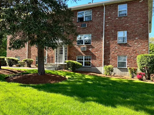 41 Kilby St APT 11, Woburn, MA 01801