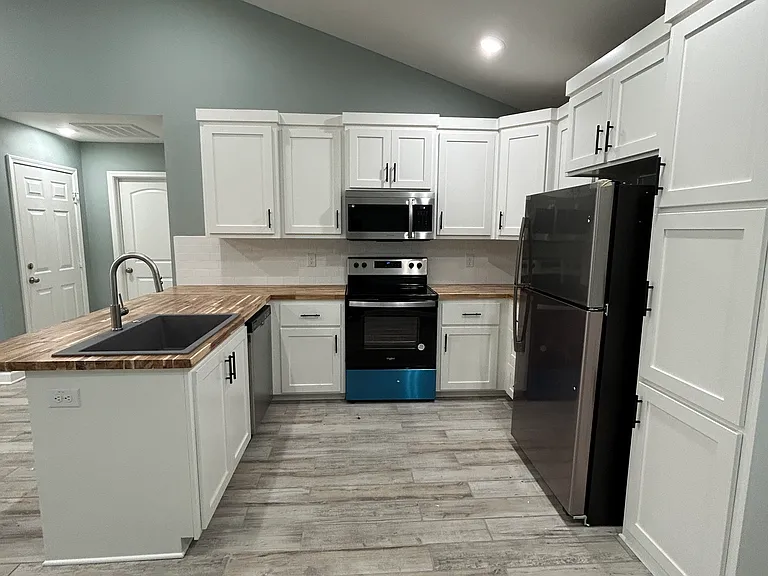 65 Birchwood Dr — Photo 3