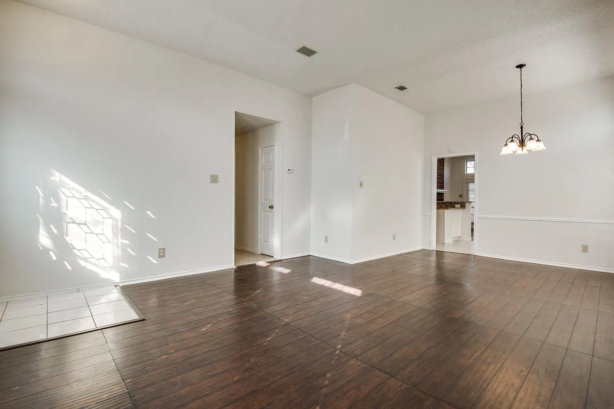 3 bed, 1664 sqft, $2,500 — Photo 4