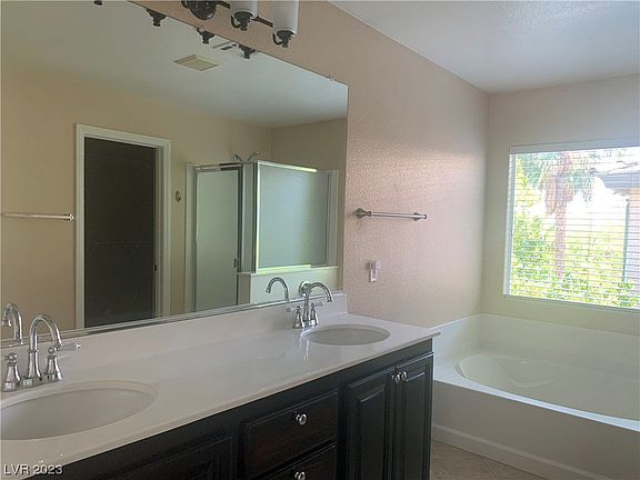 5th image of 724 Anacapri St