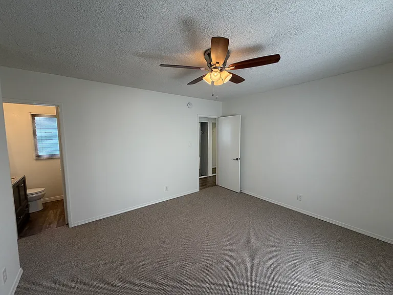 1942 Pelham Ave #2 — Photo 22
