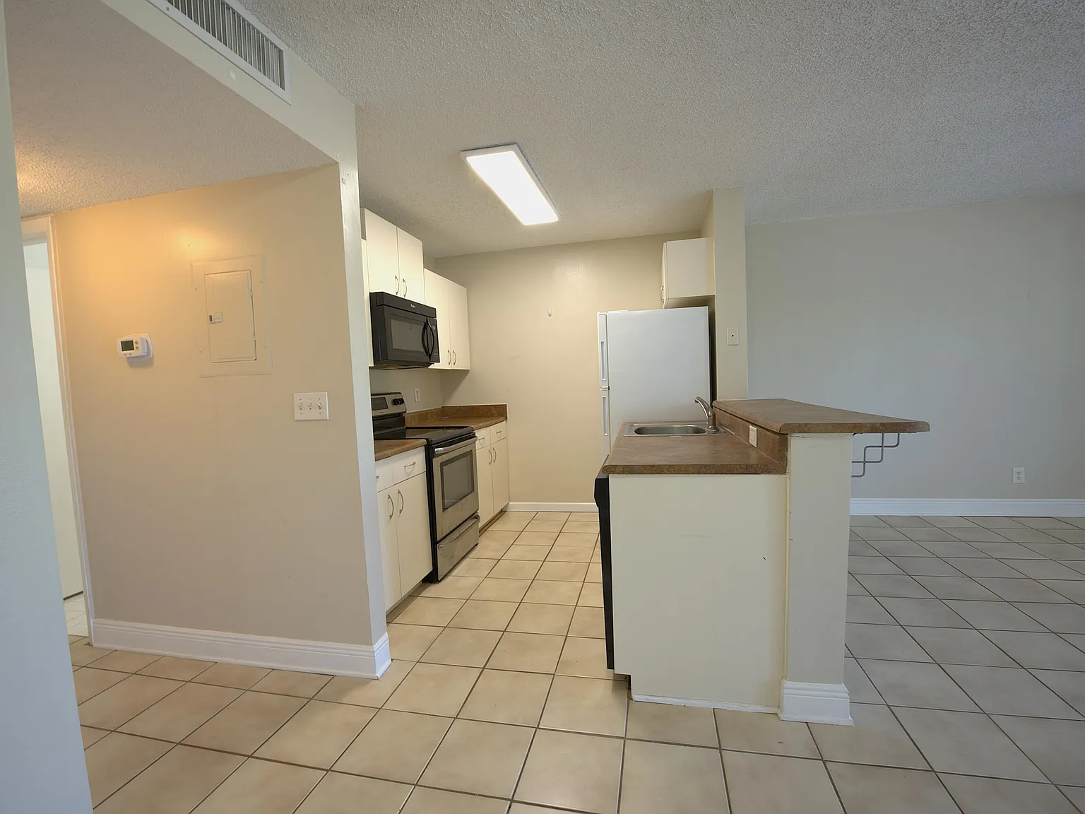 1 bed, 1.0 bath, 704 sqft, $1,700 — Photo 4