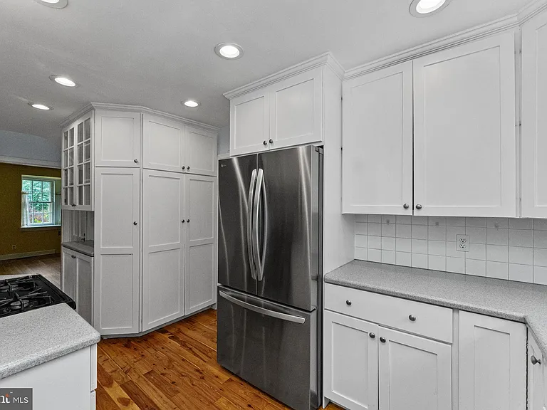 471 Athens Ave — Photo 21