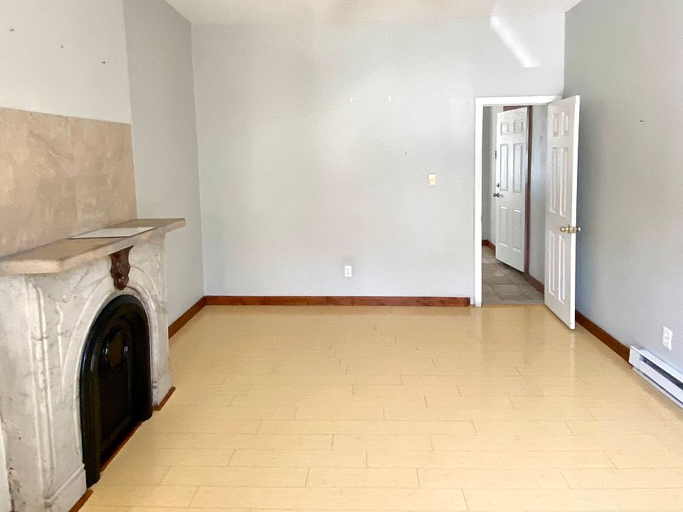2nd image of 62 Chelsea St #1