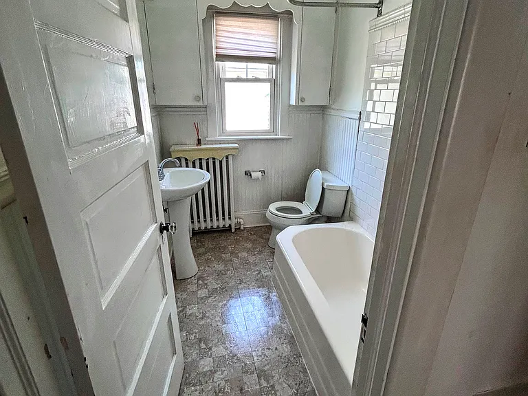 2461 Norwood Ave #1 — Photo 9