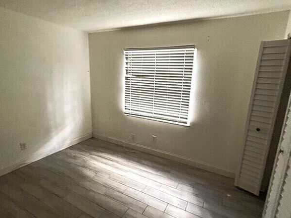 2nd image of 5523 Lehigh Ave