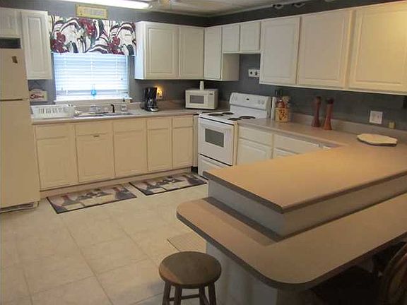 5th image of 516 E Gorrie Dr