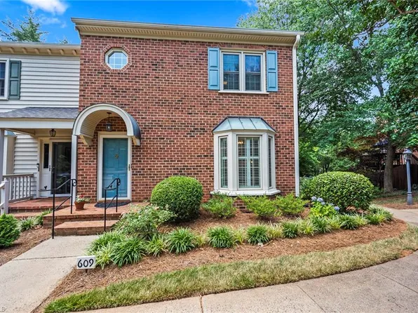 609 Tanners Run Dr, Winston Salem, NC 27101