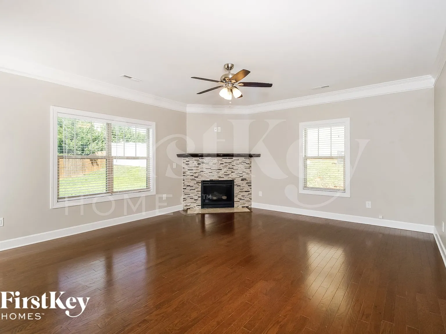 4 bed, 2.5 bath, 2728 sqft, $2,615 — Photo 2