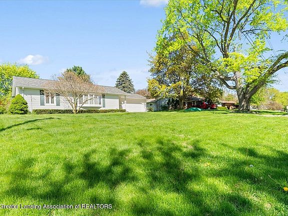 3rd image of 15178 Chetwyn Dr