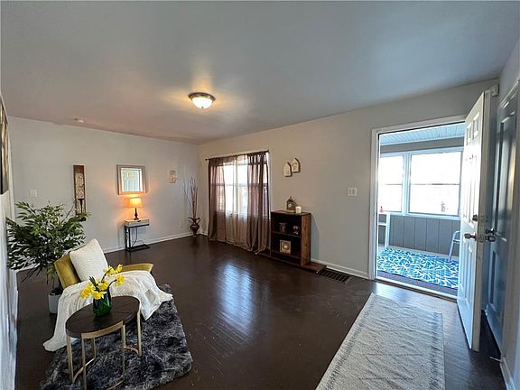 4th image of 7208 Forest Ave