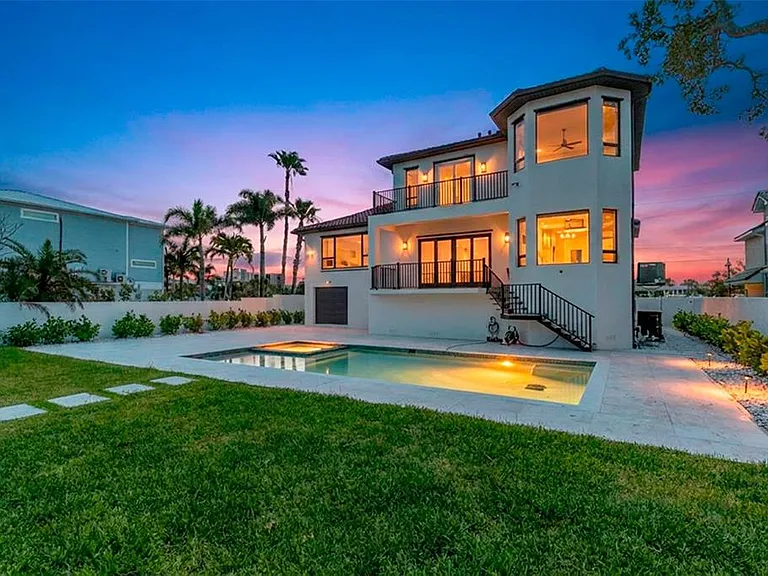4 Paradise Ln — Photo 3