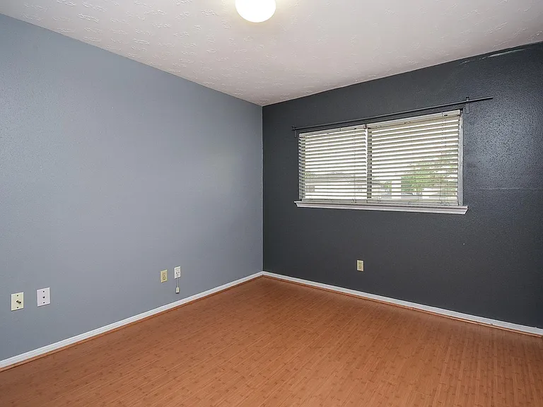 7822 Greenedge Dr — Photo 15
