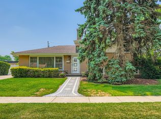 2739 Pauline Ave, Glenview, IL 60025