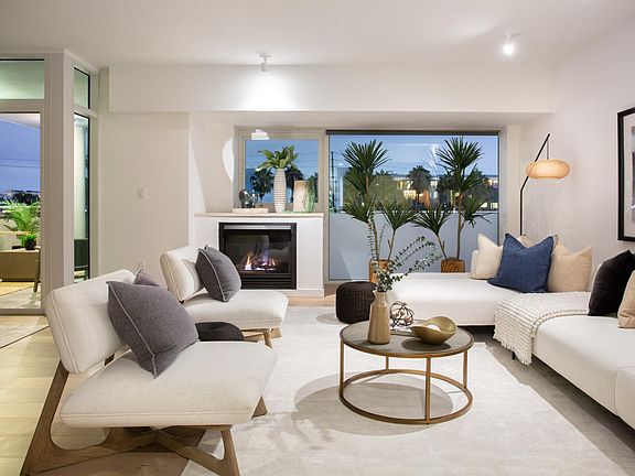 4th image of 13600 Marina Pointe Dr Unit 303