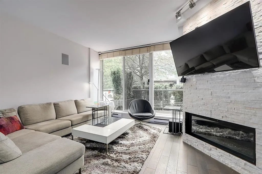 3 bed, 2.5 bath, 1718 sqft, $5,500 — Photo 2
