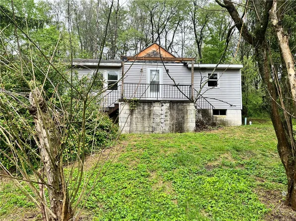2302 Hunter Rd, Greensburg, PA 15601