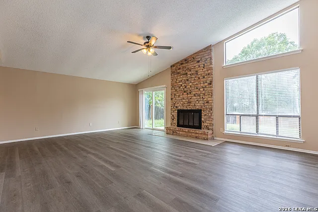 5814 Pineway St — Photo 3