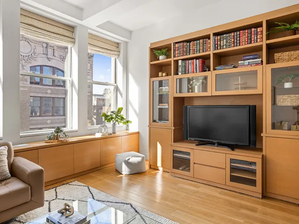 49 East 21st Street image 3 of 11