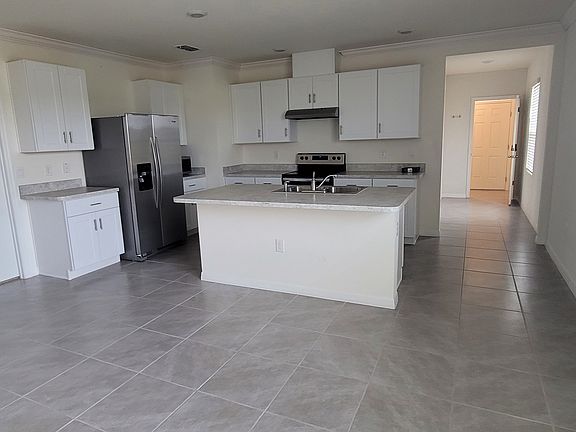 4th image of 1810 Walnut Creek Dr #A