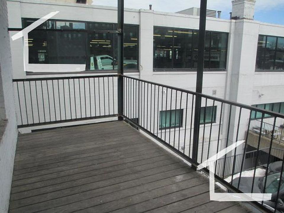 2nd image of 10 Saint Lukes Rd #3