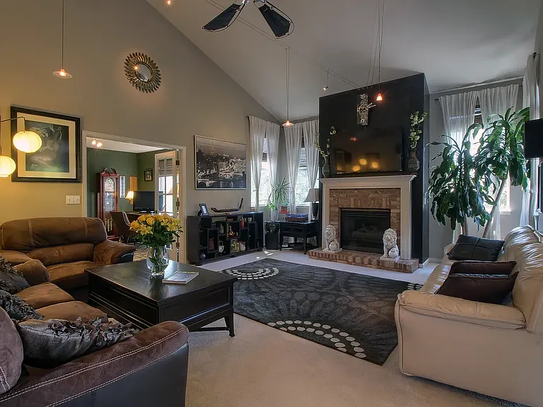 8971 Chestnut Hill Ln — Photo 9