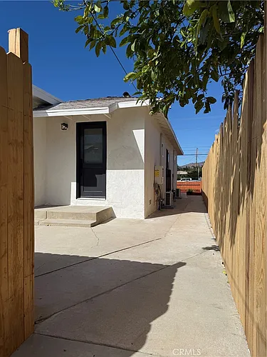 16124 San Fernando Mission Blvd Photo 1