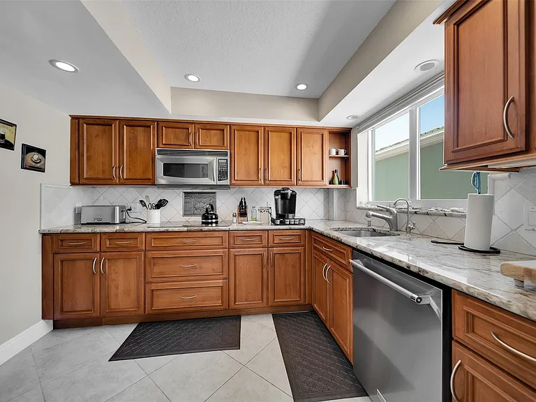5400 N Ocean Blvd #32 — Photo 17