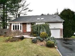 2 Odell Ct, Syosset, NY 11791