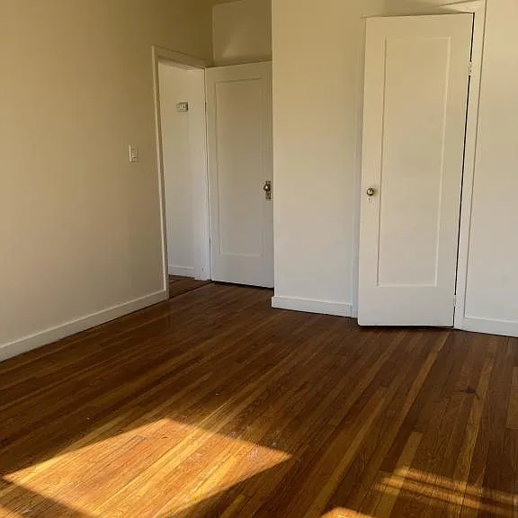 54 Saratoga Ave — Photo 8