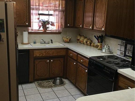 5th image of 11220 NW 109th St