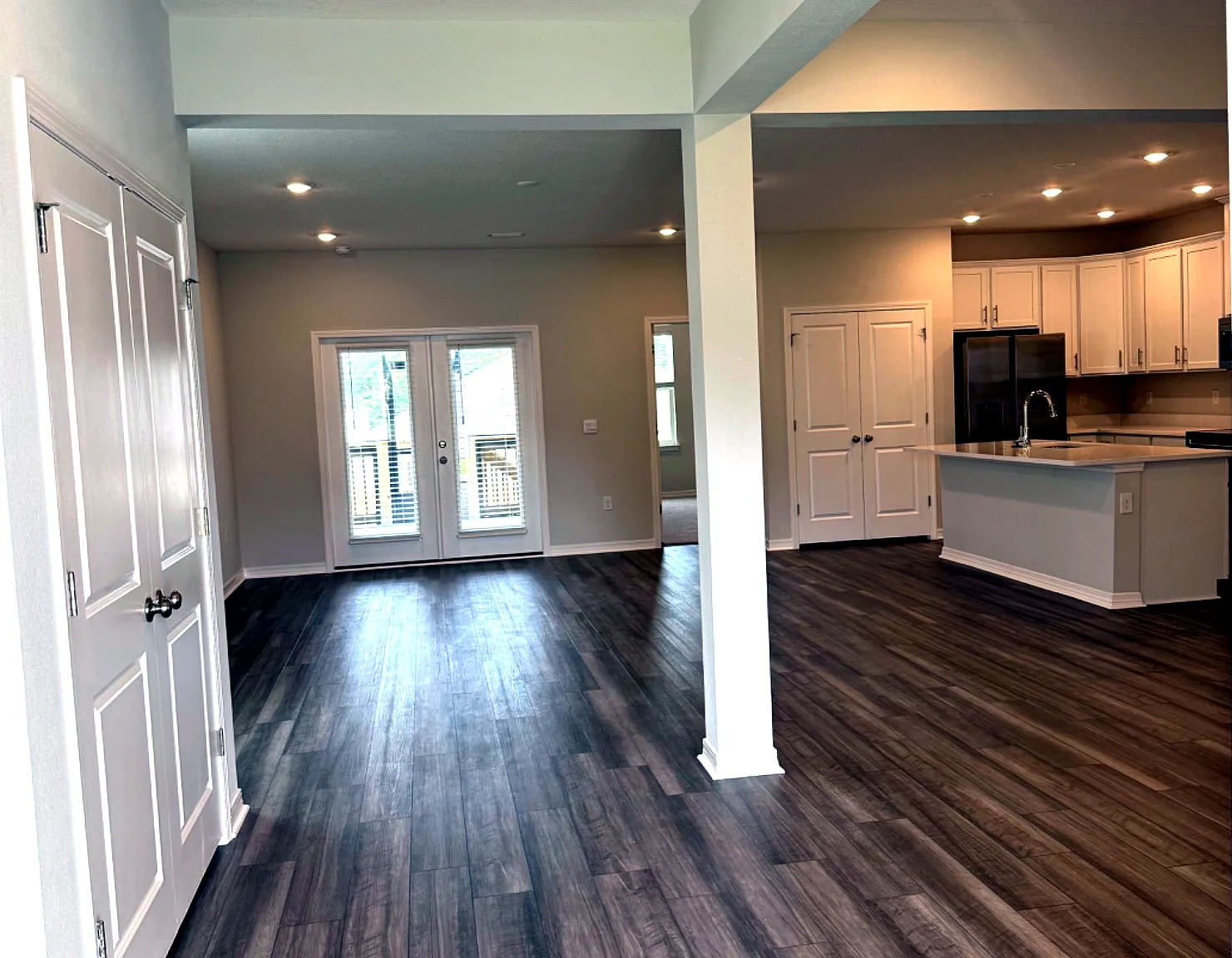 3 bed, 1760 sqft, $2,200 — Photo 3