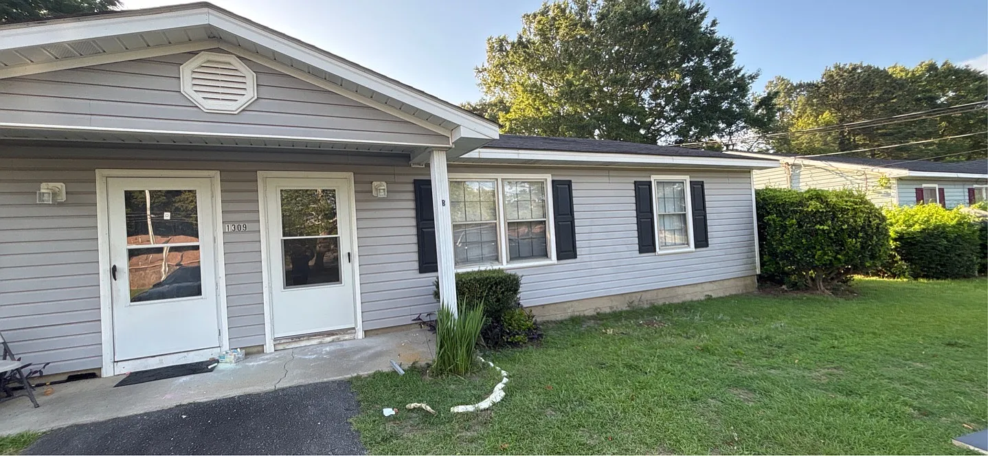 1309- B Ireland Drive - B — Photo 1