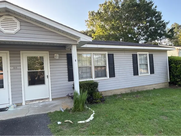 1309 Ireland Dr, Fayetteville, NC 28304