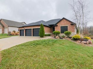 201 Sage Creek Dr, Bethalto, IL