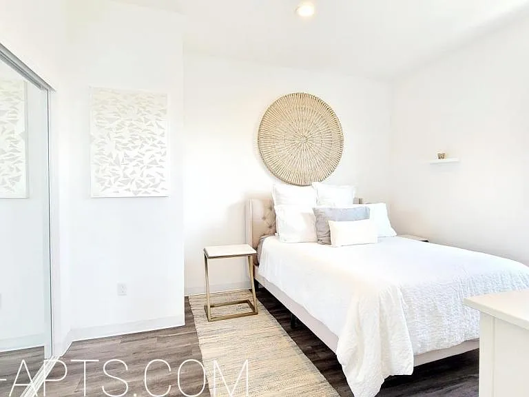 3953 1st Ave #3 — Photo 9