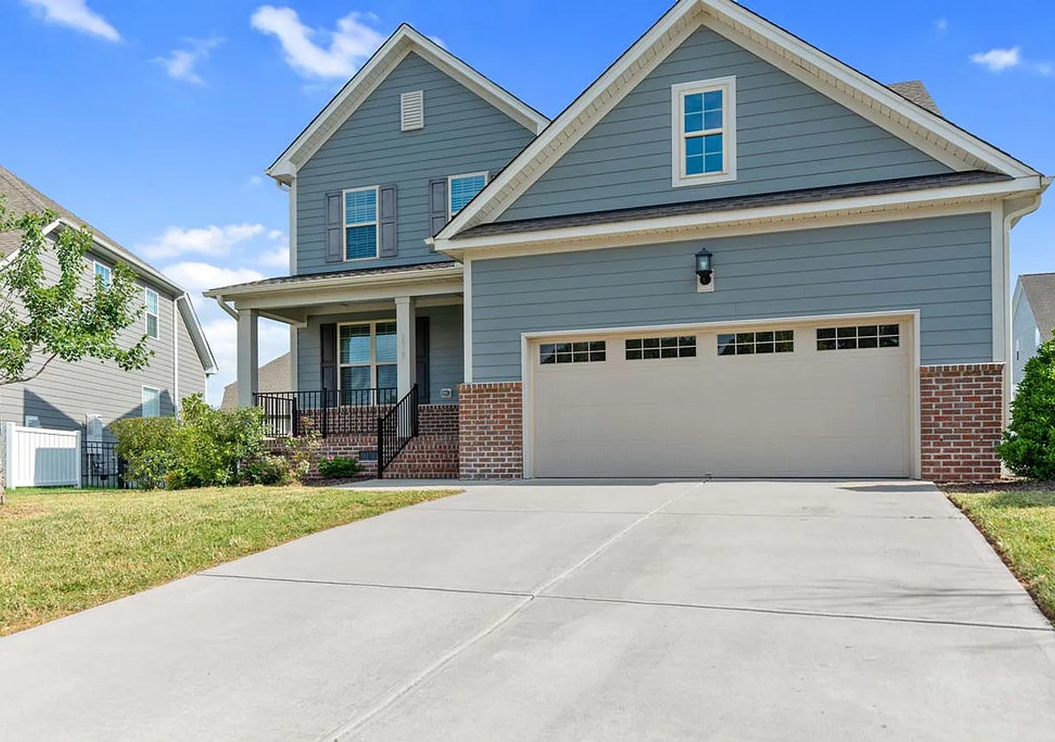 Gorgeous 4 Bedroom Home in Kitt's Creek Neighborhood! — Photo 1