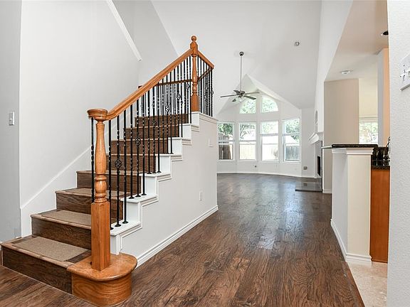 4th image of 6809 Saint Lawrence St