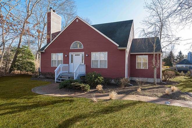 1st image of 11 Halsey Ave