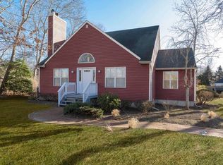 11 Halsey Ave, East Quogue, NY 11942